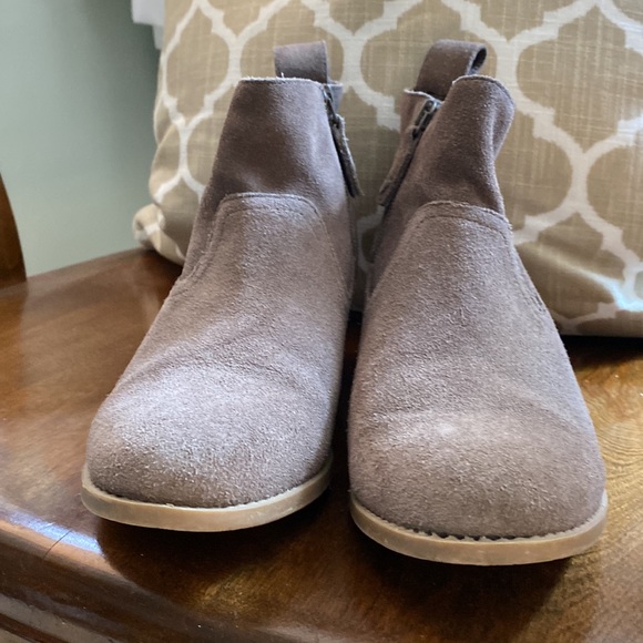 Vionic Booties - Picture 3 of 5